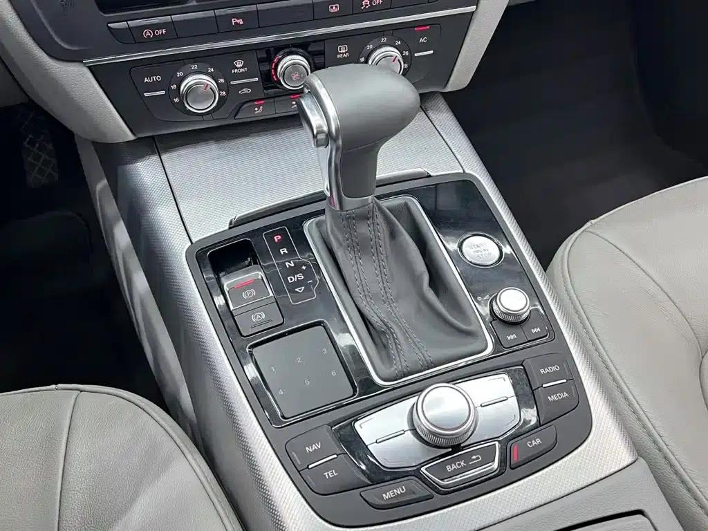 Audi A6L 2012 TFSI Standard Edition — миниатюра 11