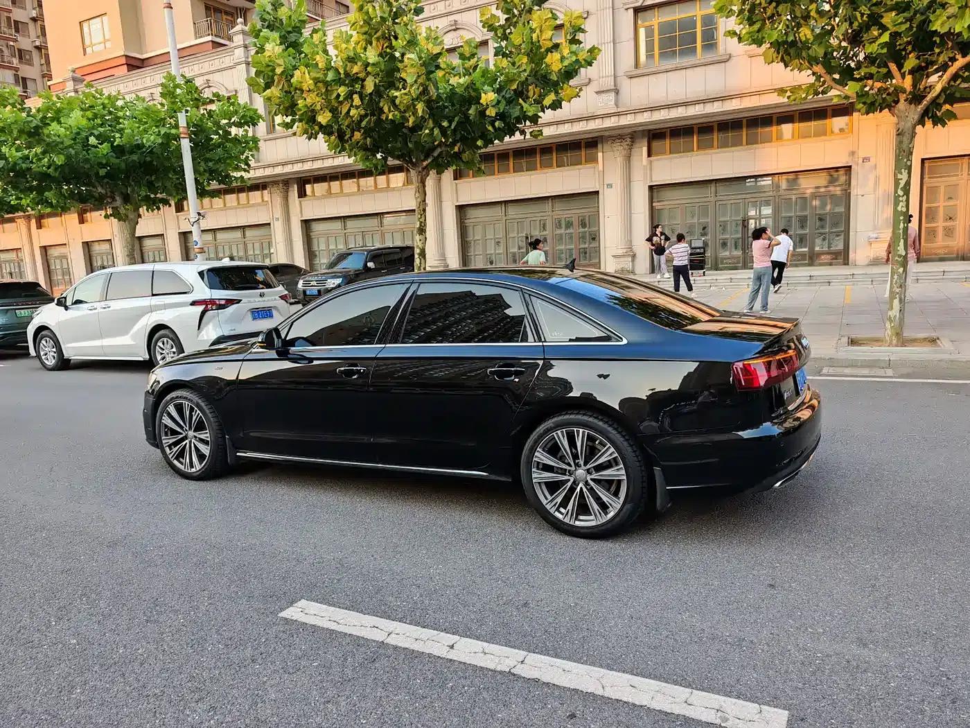 Audi A6L 2018 30th Anniversary Edition 35 TFSI Sport — миниатюра 6