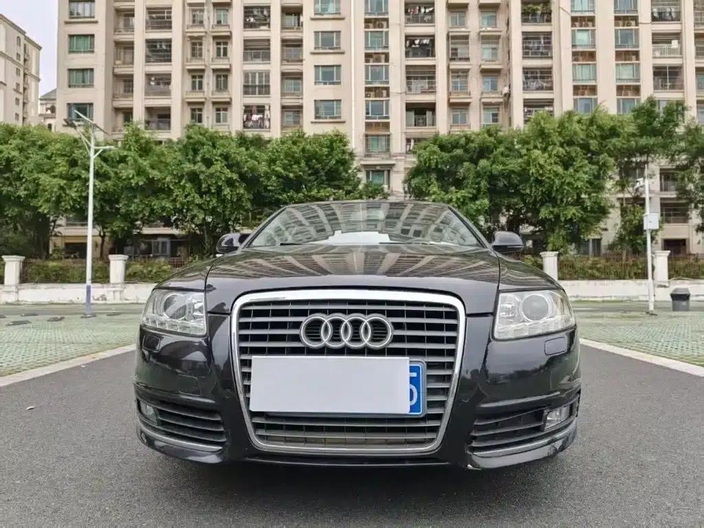Audi A6L 2011 2.0 TFSI Automatic Standard Edition — миниатюра 2