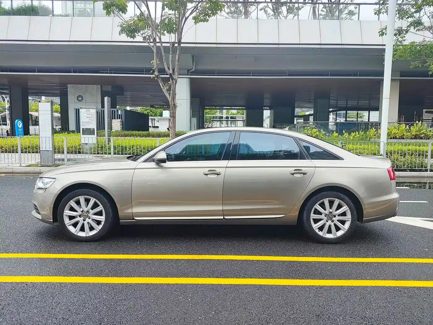 Audi A6L 2014 TFSI Standard Edition — миниатюра 4
