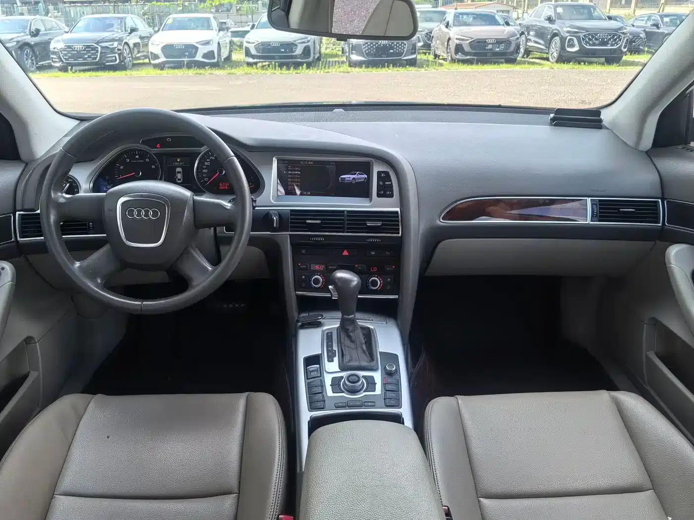 Audi A6L 2011 2.0 TFSI Automatic Standard Edition — миниатюра 3
