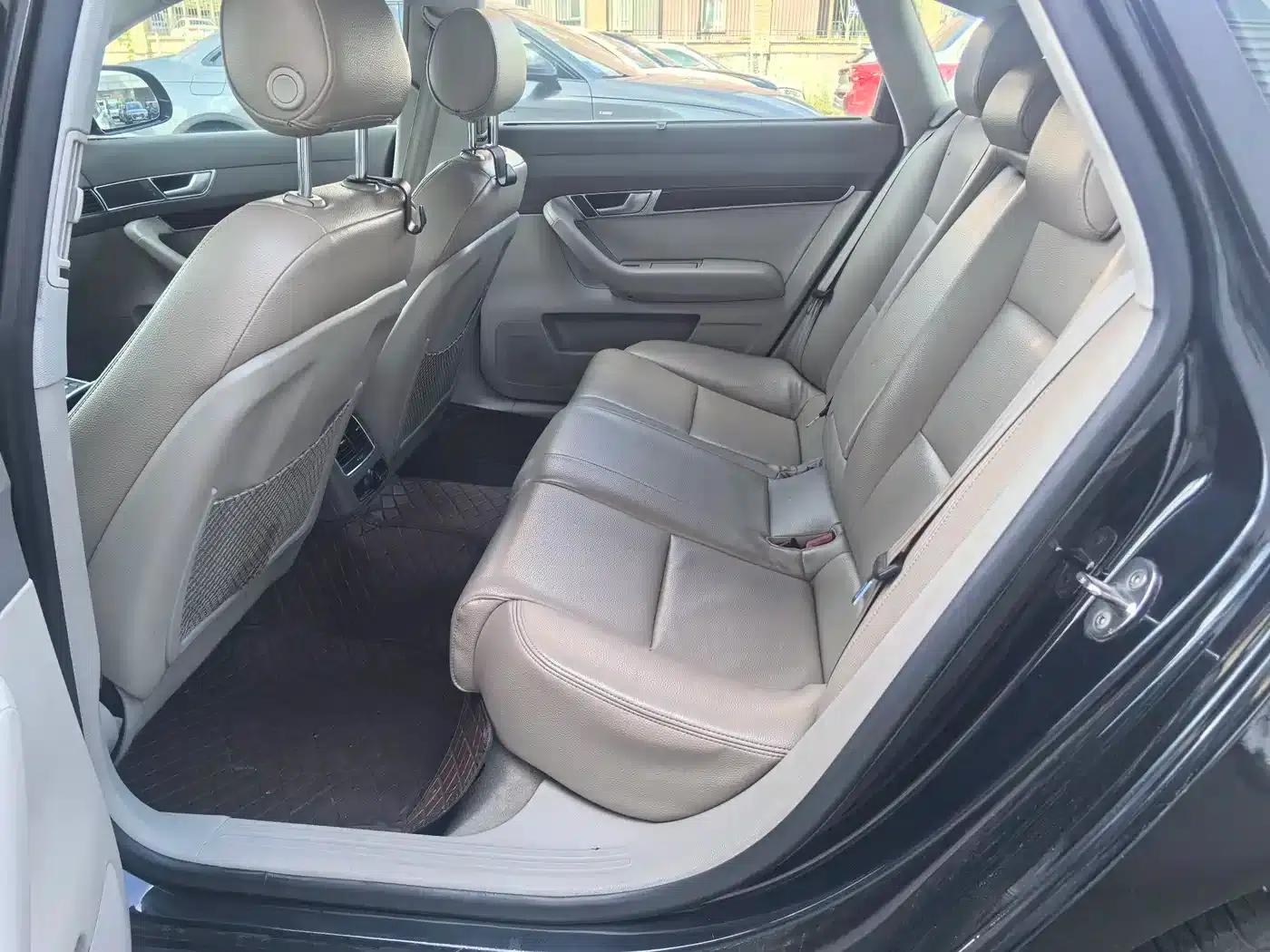 Audi A6L 2011 2.0 TFSI Automatic Standard Edition — миниатюра 4