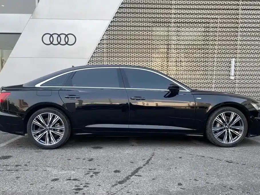 Audi A6L 2024 45 TFSI quattro Premium Dynamic Edition — миниатюра 3