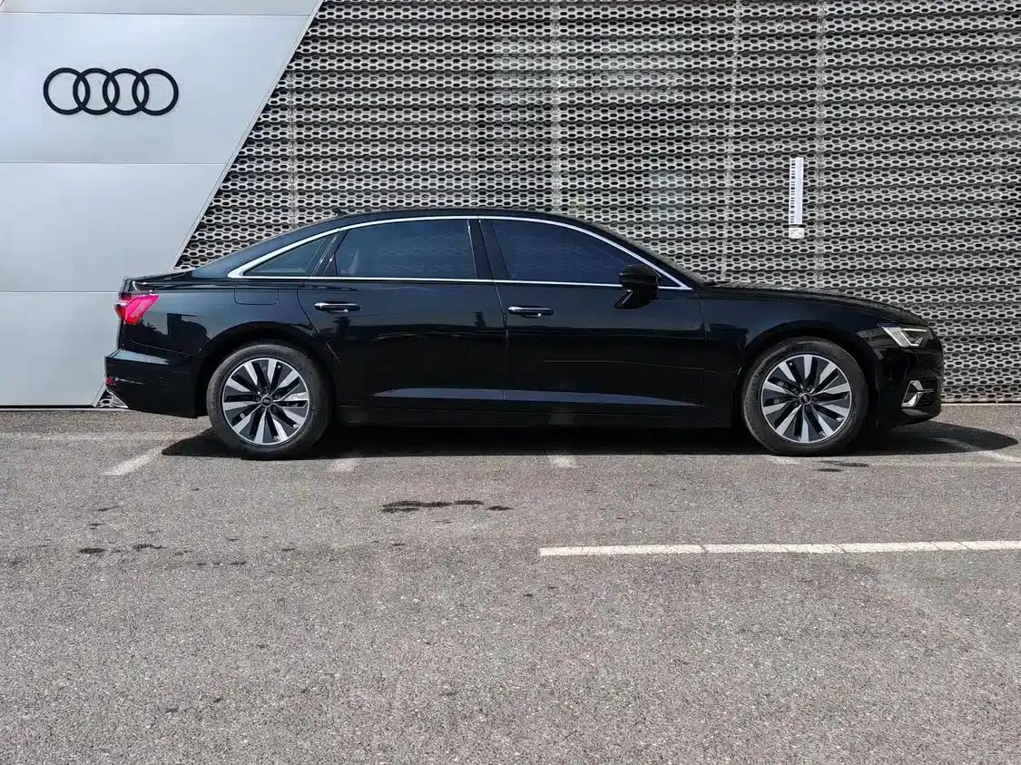 Audi A6L 2023 40 TFSI Luxury Elegance — миниатюра 3