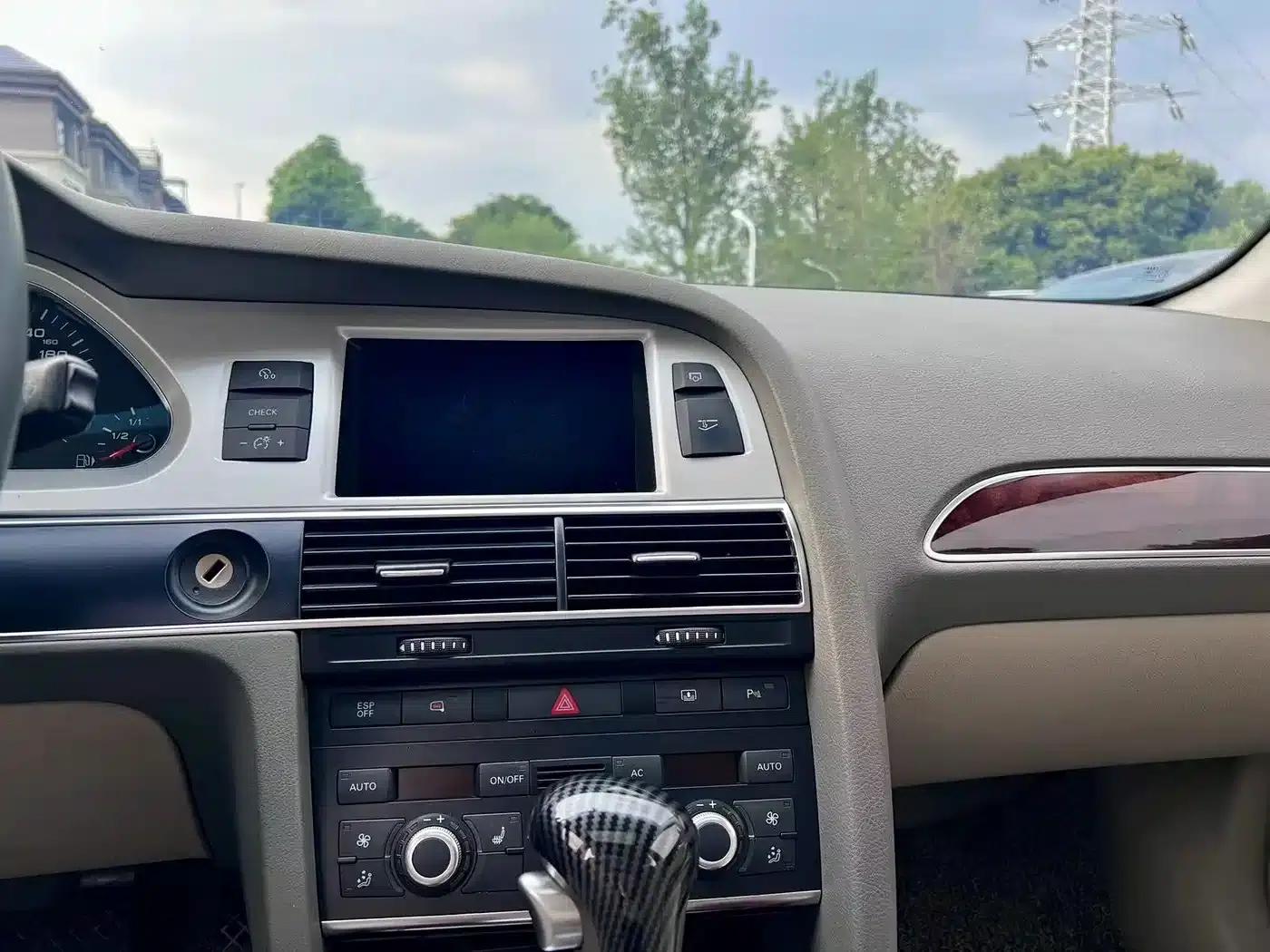 Audi A6L 2011 2.4L Luxury — миниатюра 13