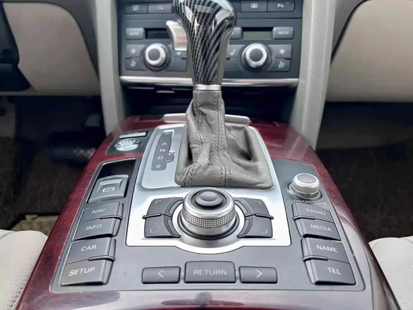 Audi A6L 2011 2.4L Luxury — миниатюра 14