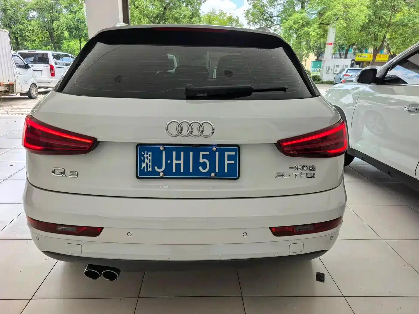 Audi Q3 2018 30th Anniversary Edition 30 TFSI Fashion Model — миниатюра 3