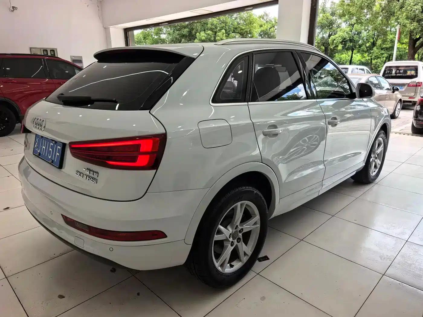 Audi Q3 2018 30th Anniversary Edition 30 TFSI Fashion Model — миниатюра 4