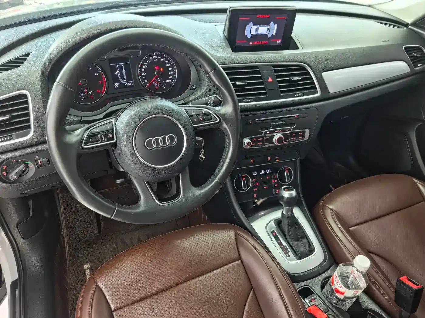 Audi Q3 2018 30th Anniversary Edition 30 TFSI Fashion Model — миниатюра 10
