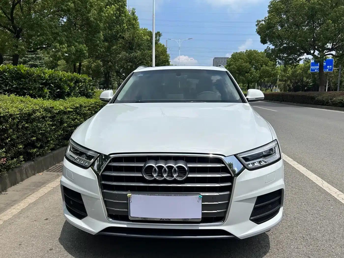 Audi Q3 2018 30th Anniversary Edition 30 TFSI Fashion Model — миниатюра 2