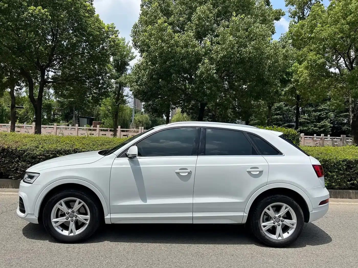Audi Q3 2018 30th Anniversary Edition 30 TFSI Fashion Model — миниатюра 4
