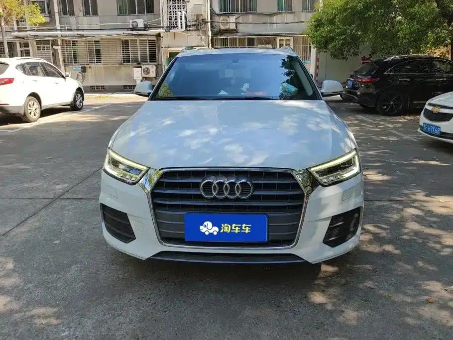 Audi Q3 2018 30th Anniversary Edition 30 TFSI Fashion Model — миниатюра 2