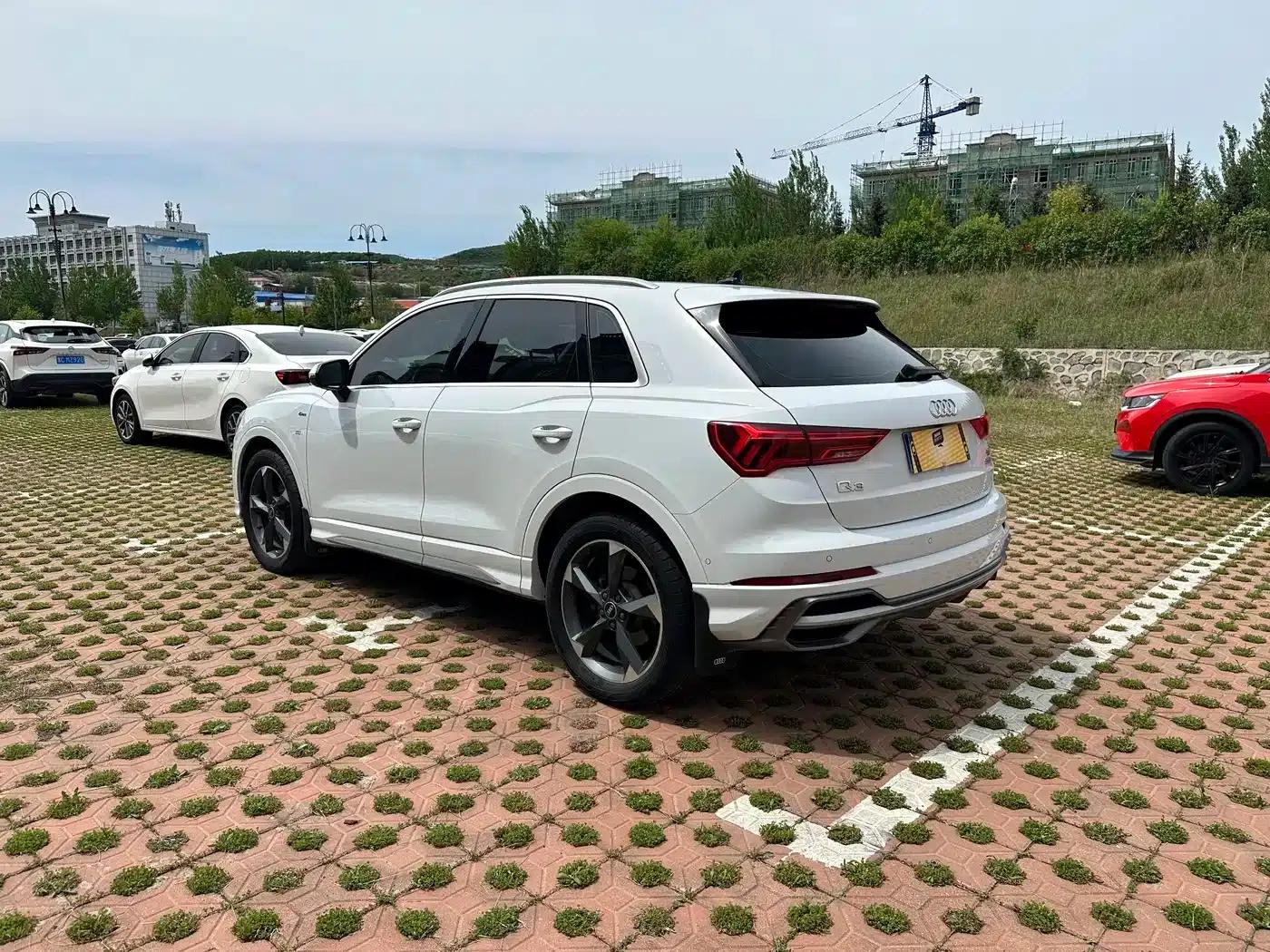 Audi Q3 2022 35 TFSI Fashion Dynamic Edition — миниатюра 4