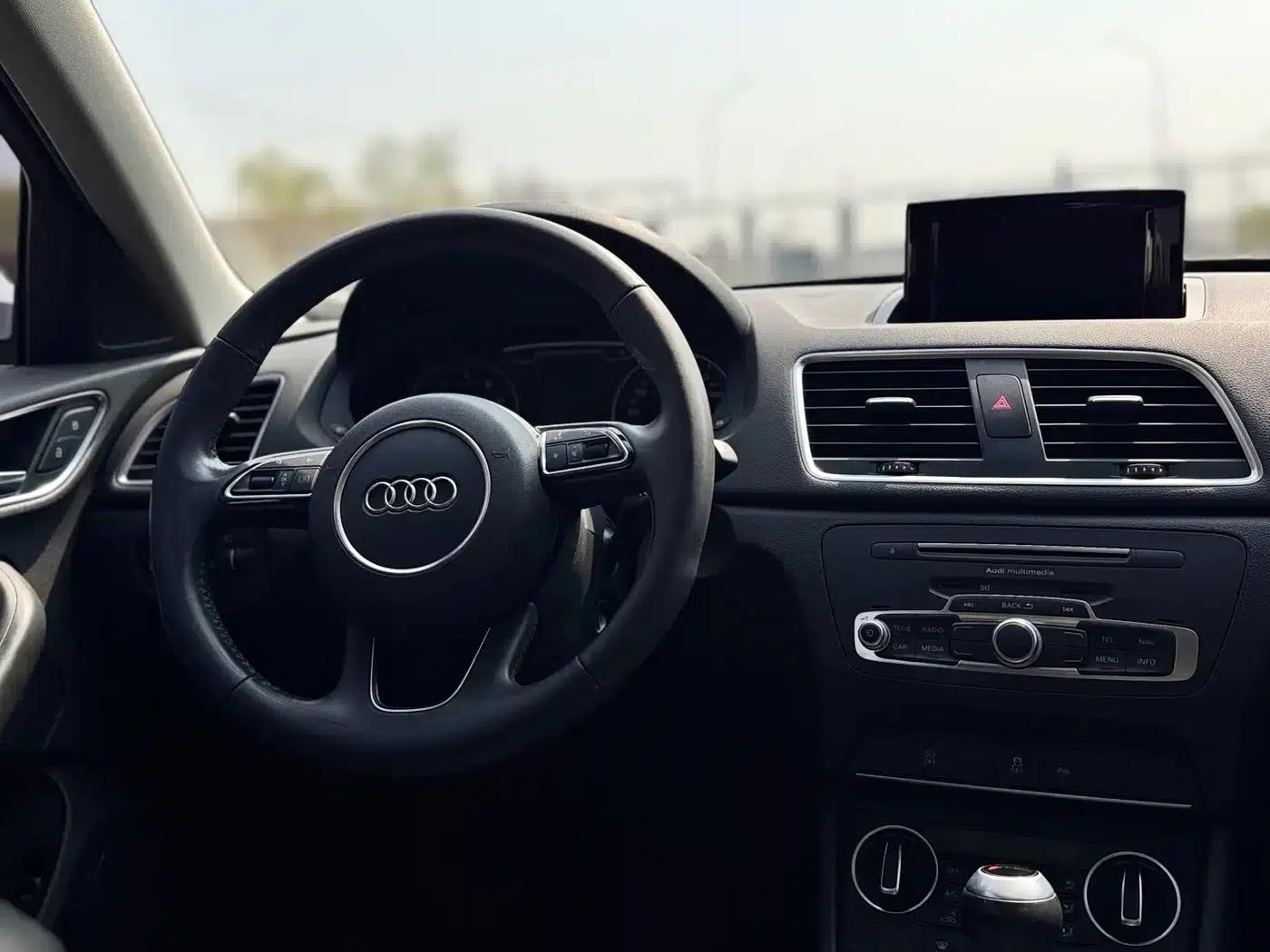 Audi Q3 2018 30th Anniversary Edition 35 TFSI Fashion Model — миниатюра 20