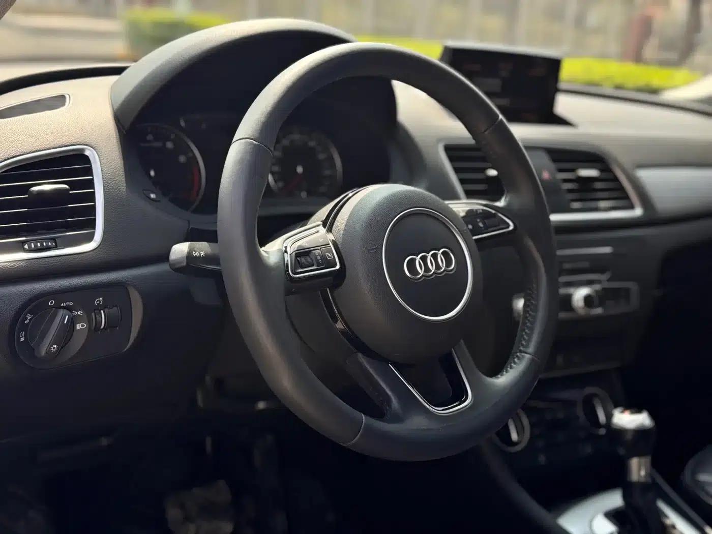 Audi Q3 2018 30th Anniversary Edition 35 TFSI Fashion Model — миниатюра 6