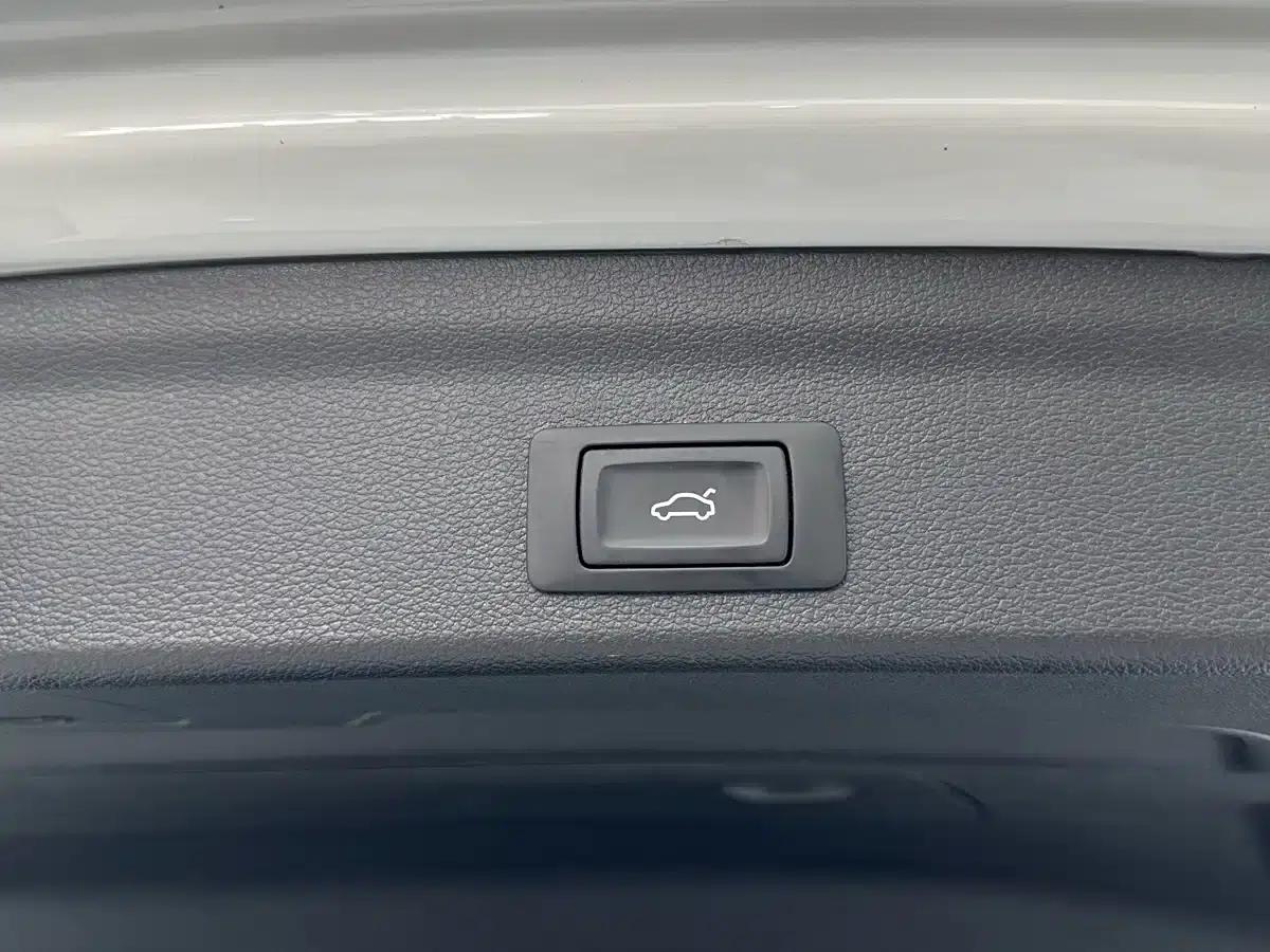 Audi Q3 2023 35 TFSI Progressive Dynamic (1.4T) — миниатюра 16
