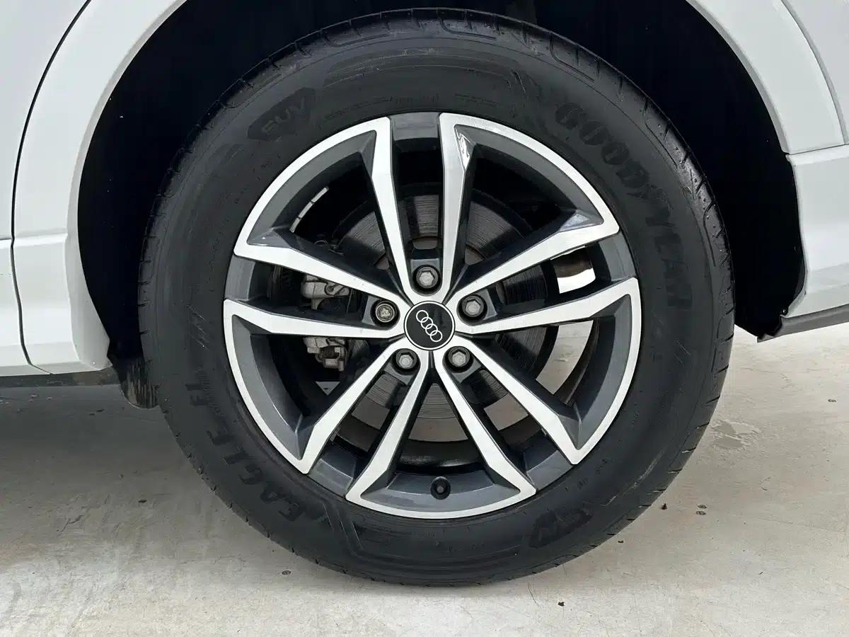 Audi Q3 2023 35 TFSI Progressive Dynamic (1.4T) — миниатюра 17