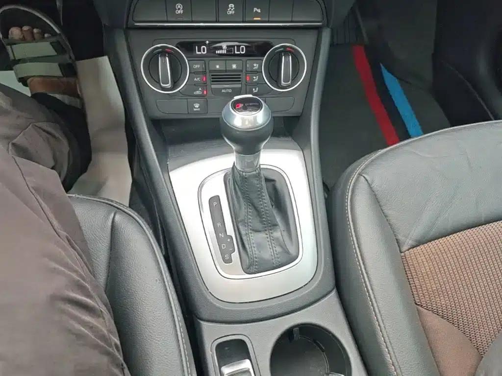 Audi Q3 2018 30th Anniversary Edition 35 TFSI Fashion Model — миниатюра 14