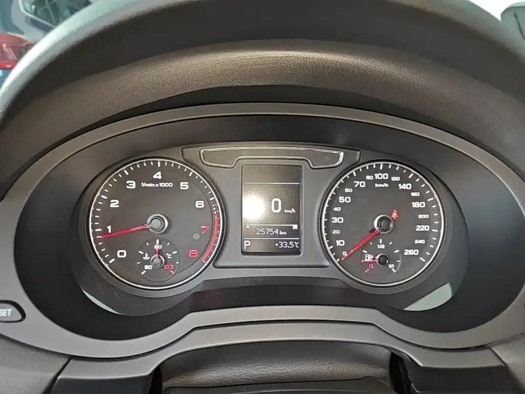 Audi Q3 2017 30 TFSI Fashion Edition — миниатюра 12