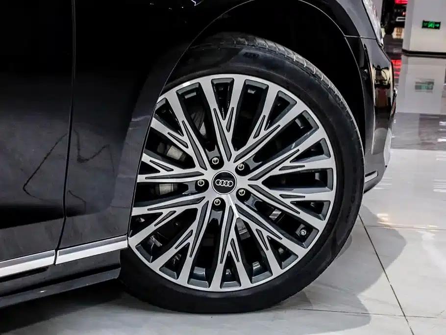 2023 Audi A8 A8L 50 TFSI quattro Premium — миниатюра 36