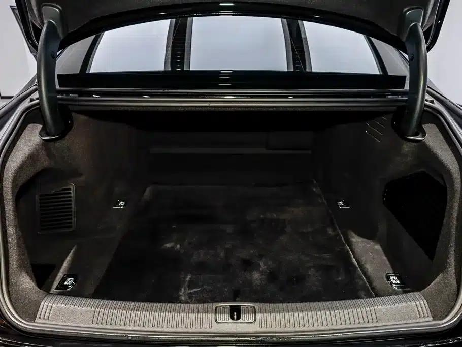 2023 Audi A8 A8L 50 TFSI quattro Premium — миниатюра 6