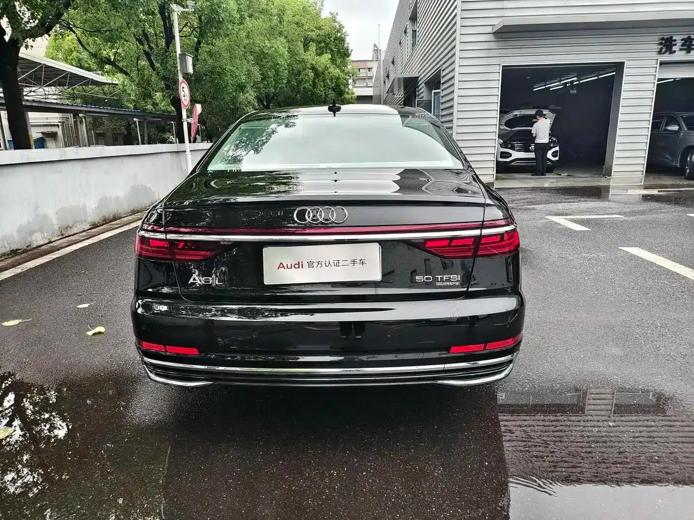 2024 Audi A8 A8L 50 TFSI quattro Premium — миниатюра 5