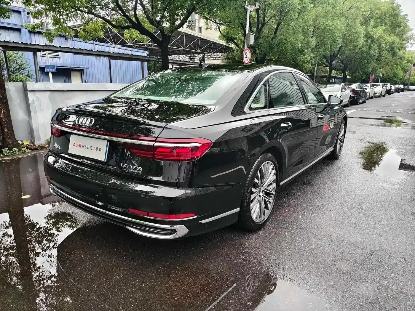 2024 Audi A8 A8L 50 TFSI quattro Premium — миниатюра 6
