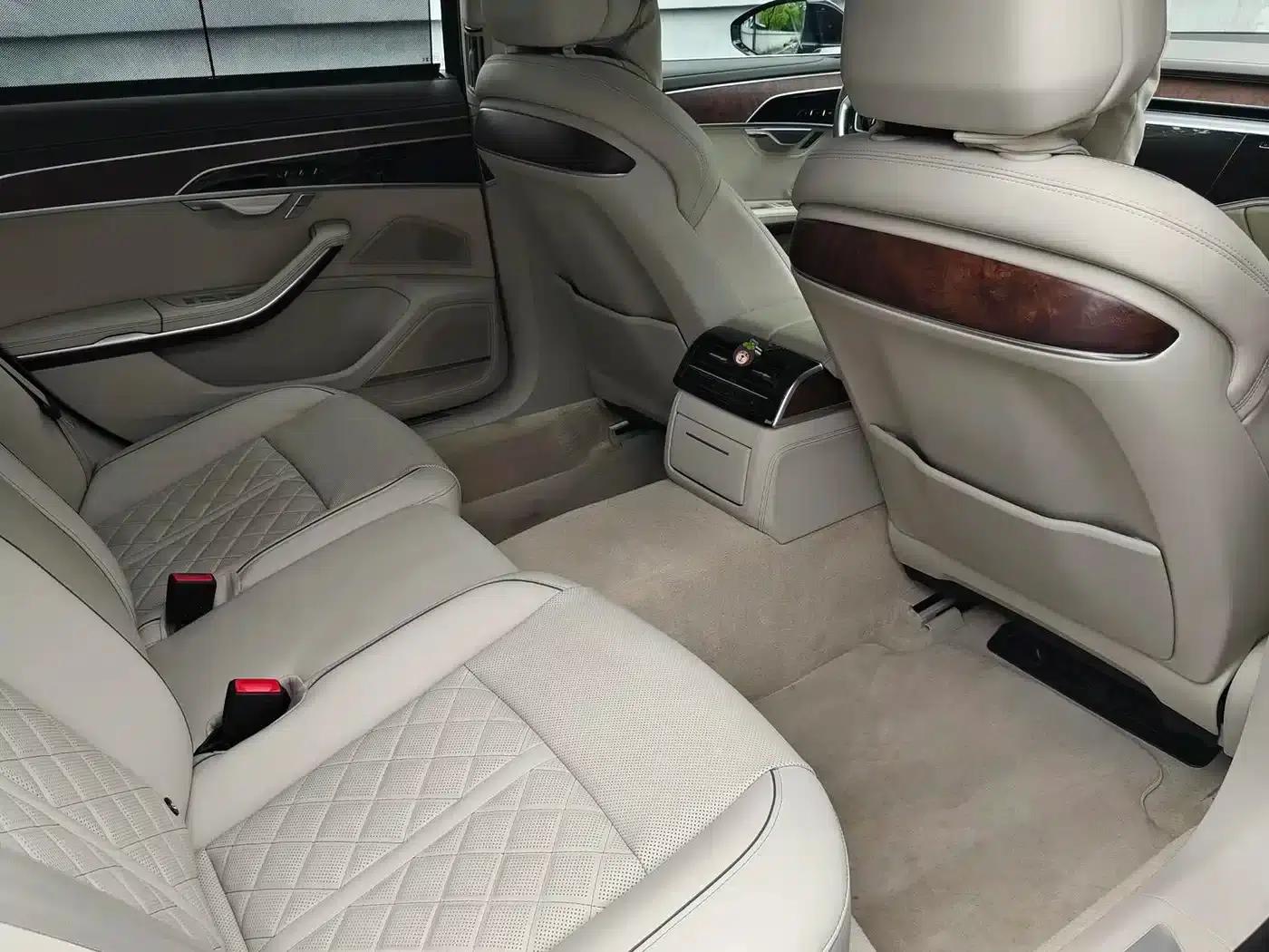 2024 Audi A8 A8L 50 TFSI quattro Premium — миниатюра 10