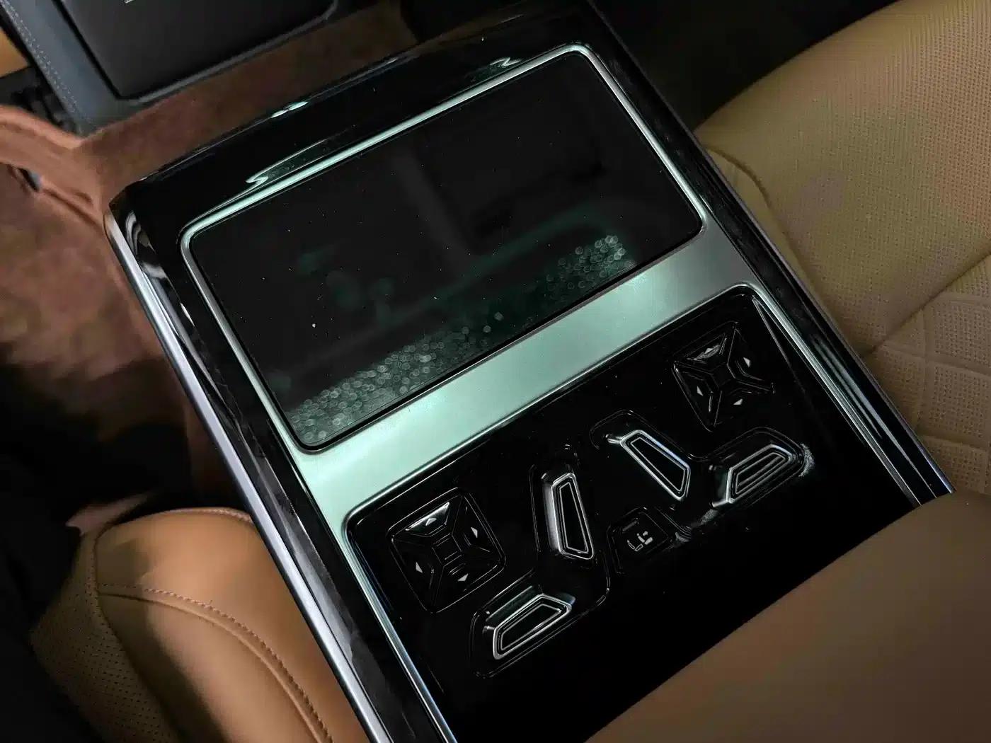 2024 Audi A8 A8L 50 TFSI quattro Premium Edition — миниатюра 12