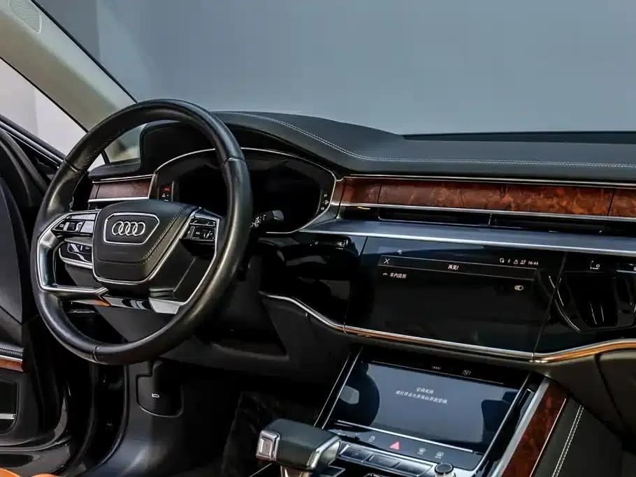 2023 Audi A8 A8L 50 TFSI quattro Premium — миниатюра 14