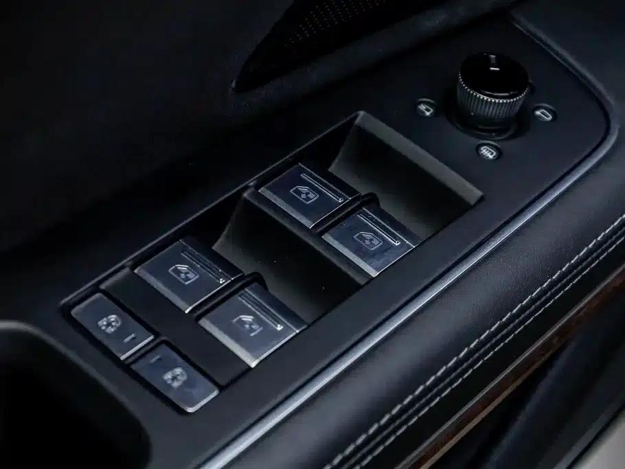 2023 Audi A8 A8L 50 TFSI quattro Premium — миниатюра 26