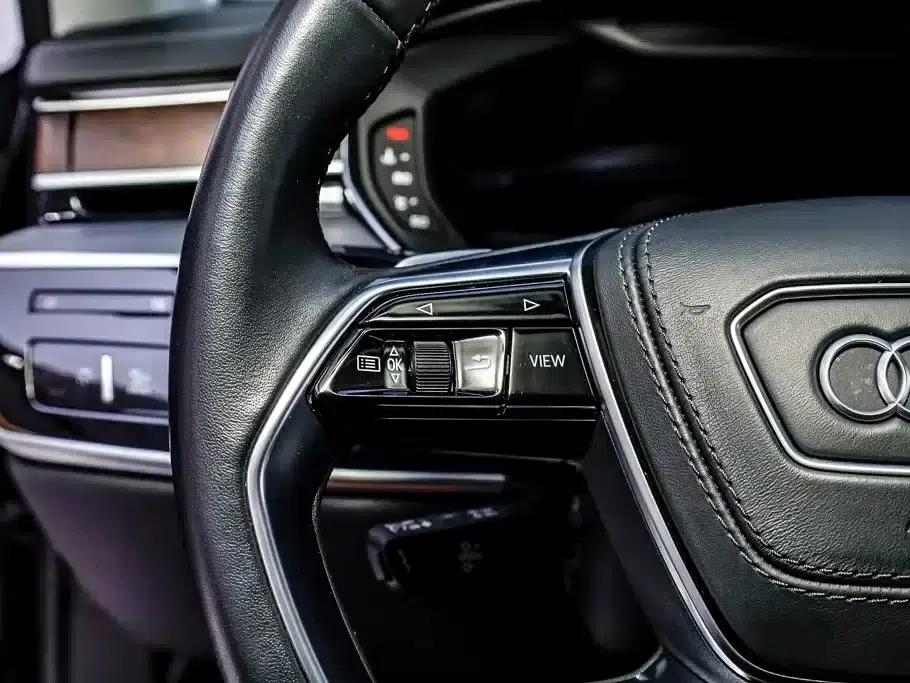 2023 Audi A8 A8L 50 TFSI quattro Premium — миниатюра 28