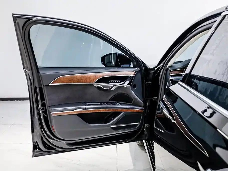 2023 Audi A8 A8L 50 TFSI quattro Premium — миниатюра 8