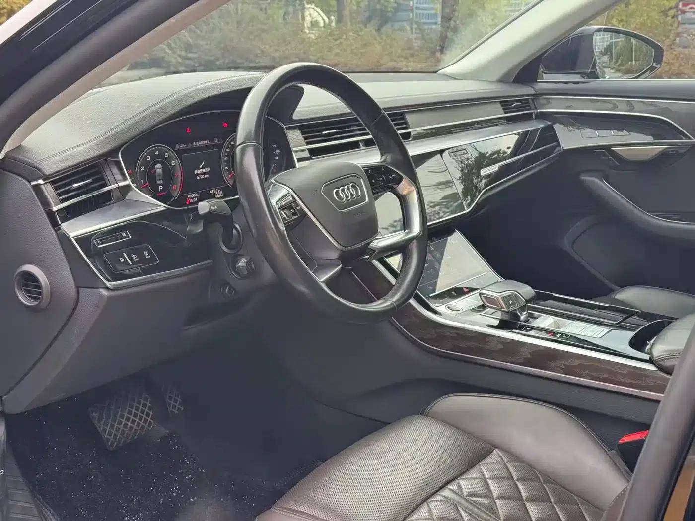 2021 Audi A8 A8L 50 TFSI quattro Comfort — миниатюра 4