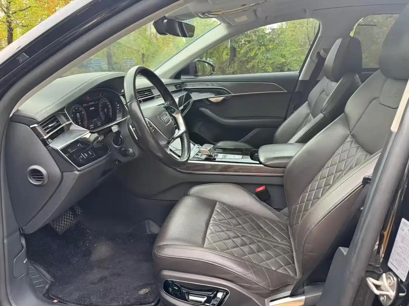 2021 Audi A8 A8L 50 TFSI quattro Comfort — миниатюра 6