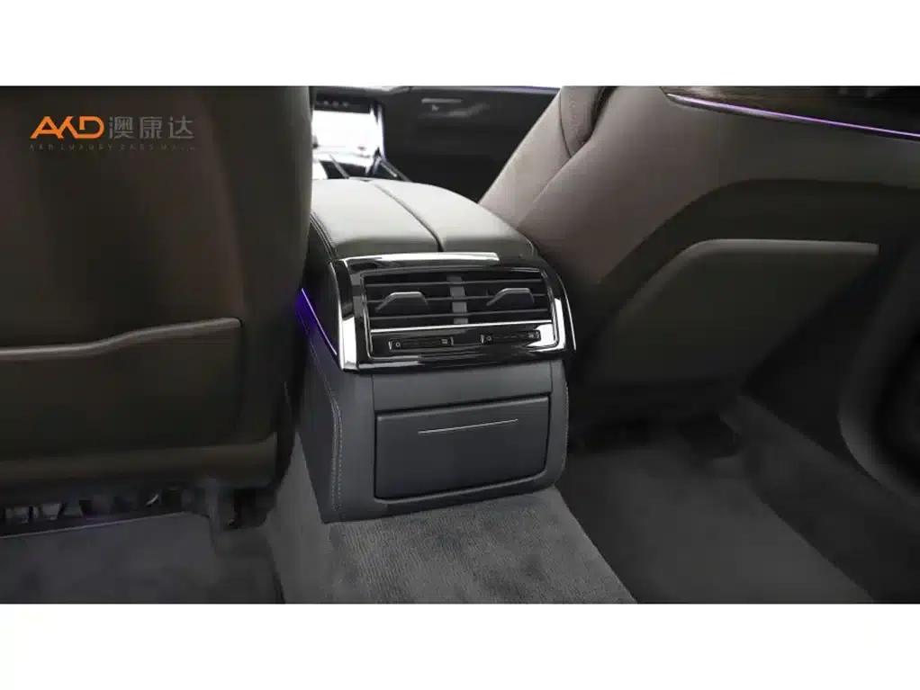 Audi A8L/3.0T/2023/55TFSI quattro Flagship Model — миниатюра 9