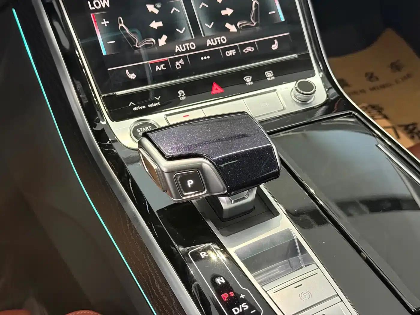 2021 Audi A8 A8L 50 TFSI quattro Comfort — миниатюра 9