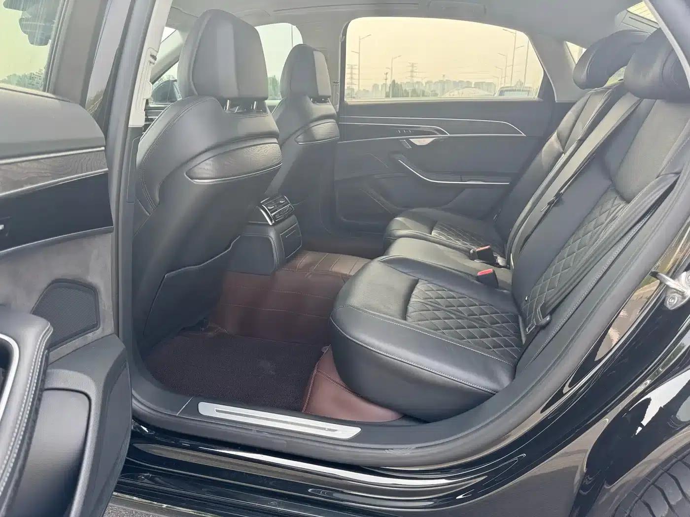 2023 Audi A8 A8L 50 TFSI quattro Premium Edition — миниатюра 12
