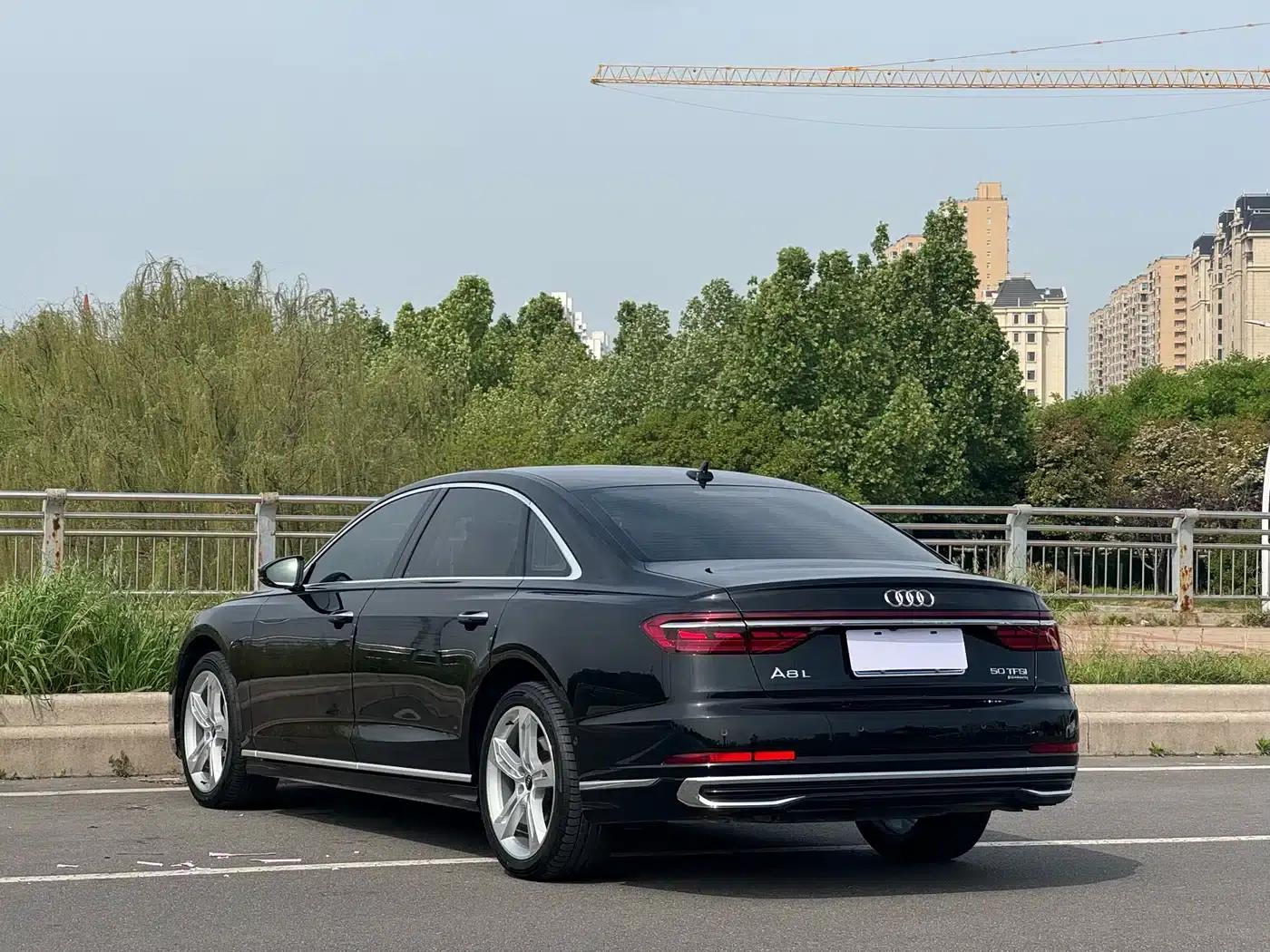 2023 Audi A8 A8L 50 TFSI quattro Premium Edition — миниатюра 14