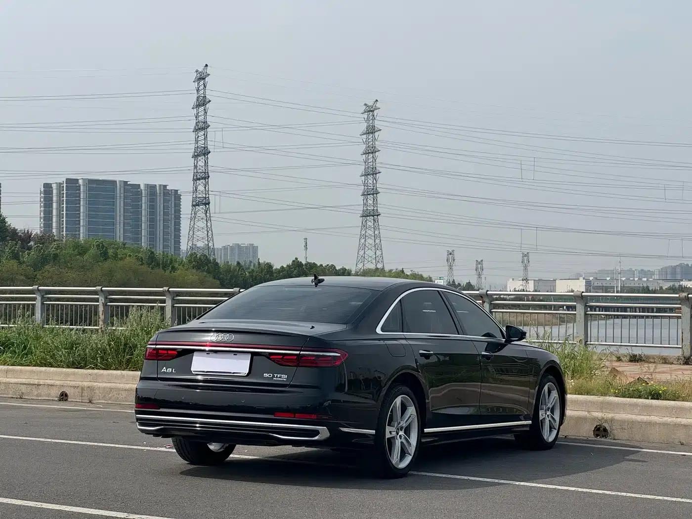 2023 Audi A8 A8L 50 TFSI quattro Premium Edition — миниатюра 16