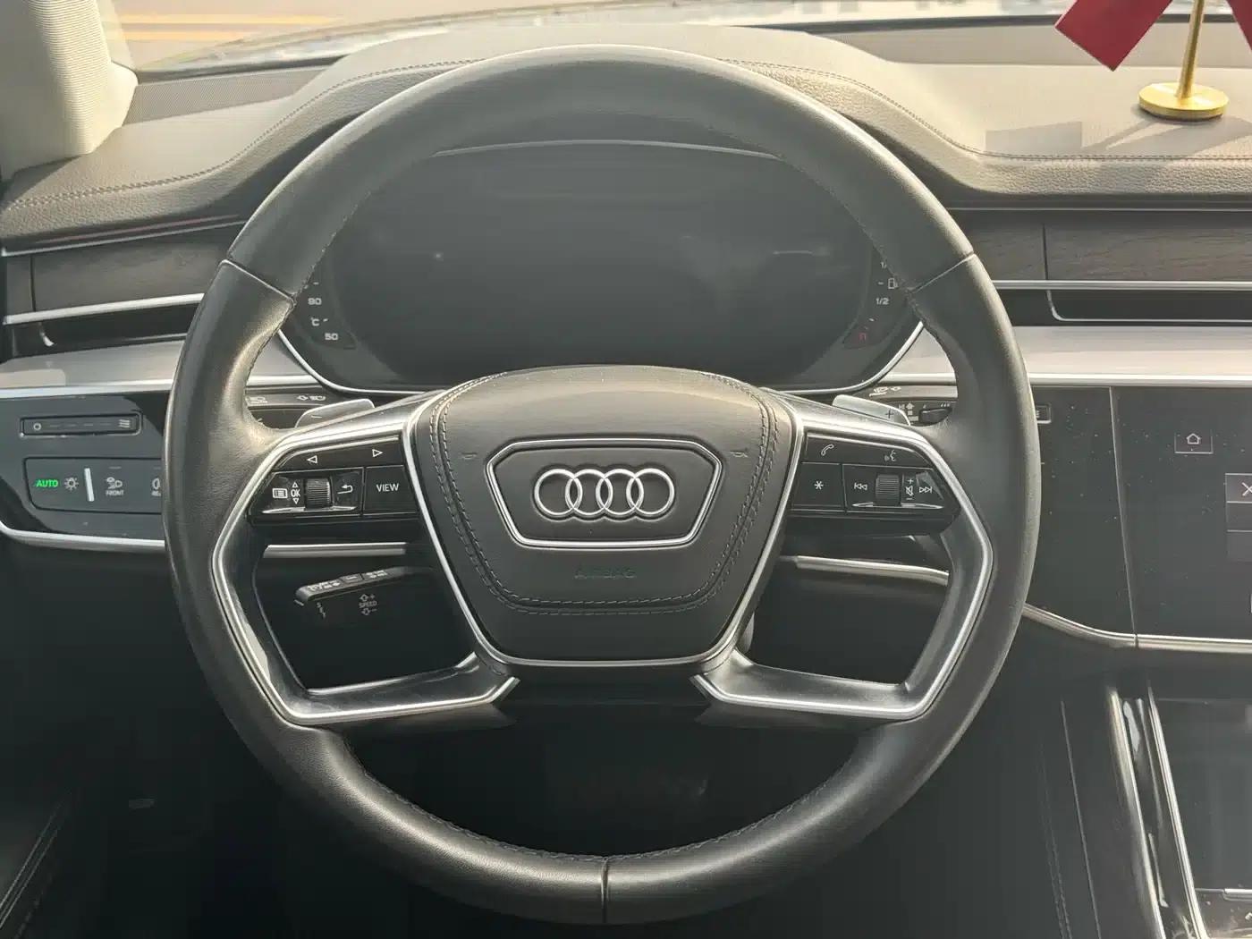 2023 Audi A8 A8L 50 TFSI quattro Premium Edition — миниатюра 6