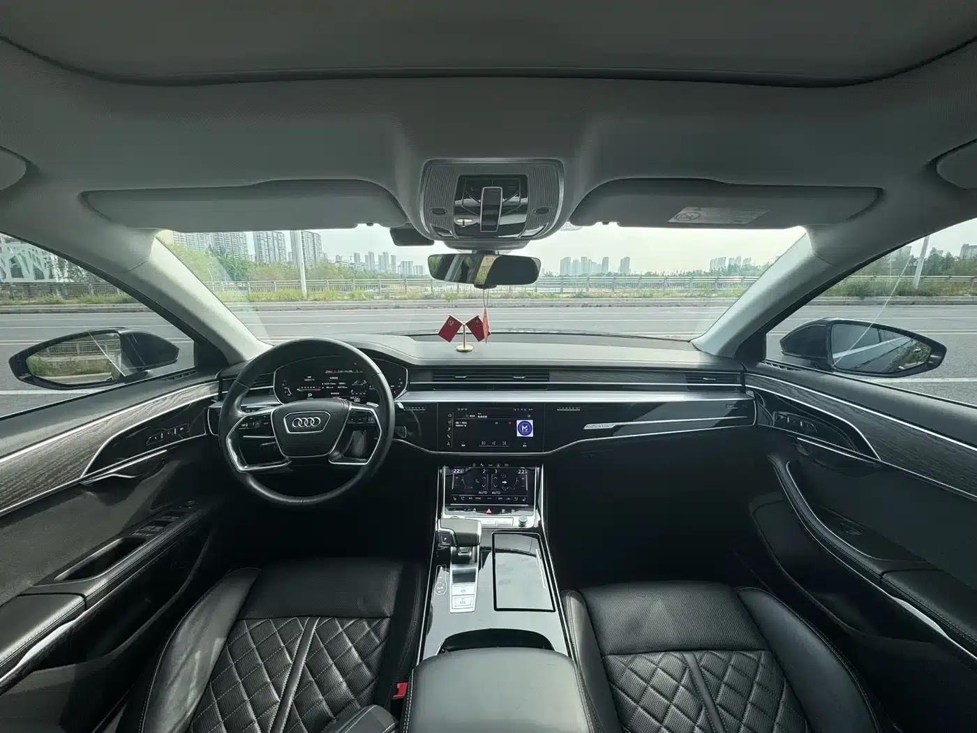 2023 Audi A8 A8L 50 TFSI quattro Premium Edition — миниатюра 9