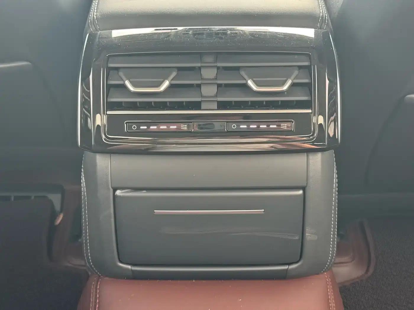 2023 Audi A8 A8L 50 TFSI quattro Premium Edition — миниатюра 10