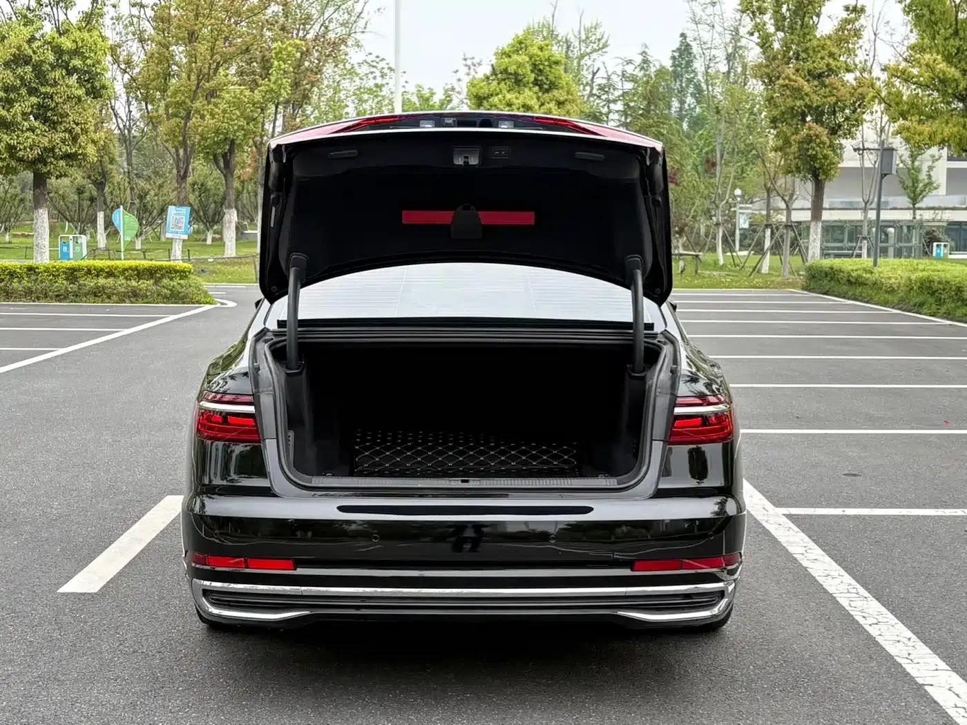 2023 Audi A8 A8L 50 TFSI quattro Premium Edition — миниатюра 11