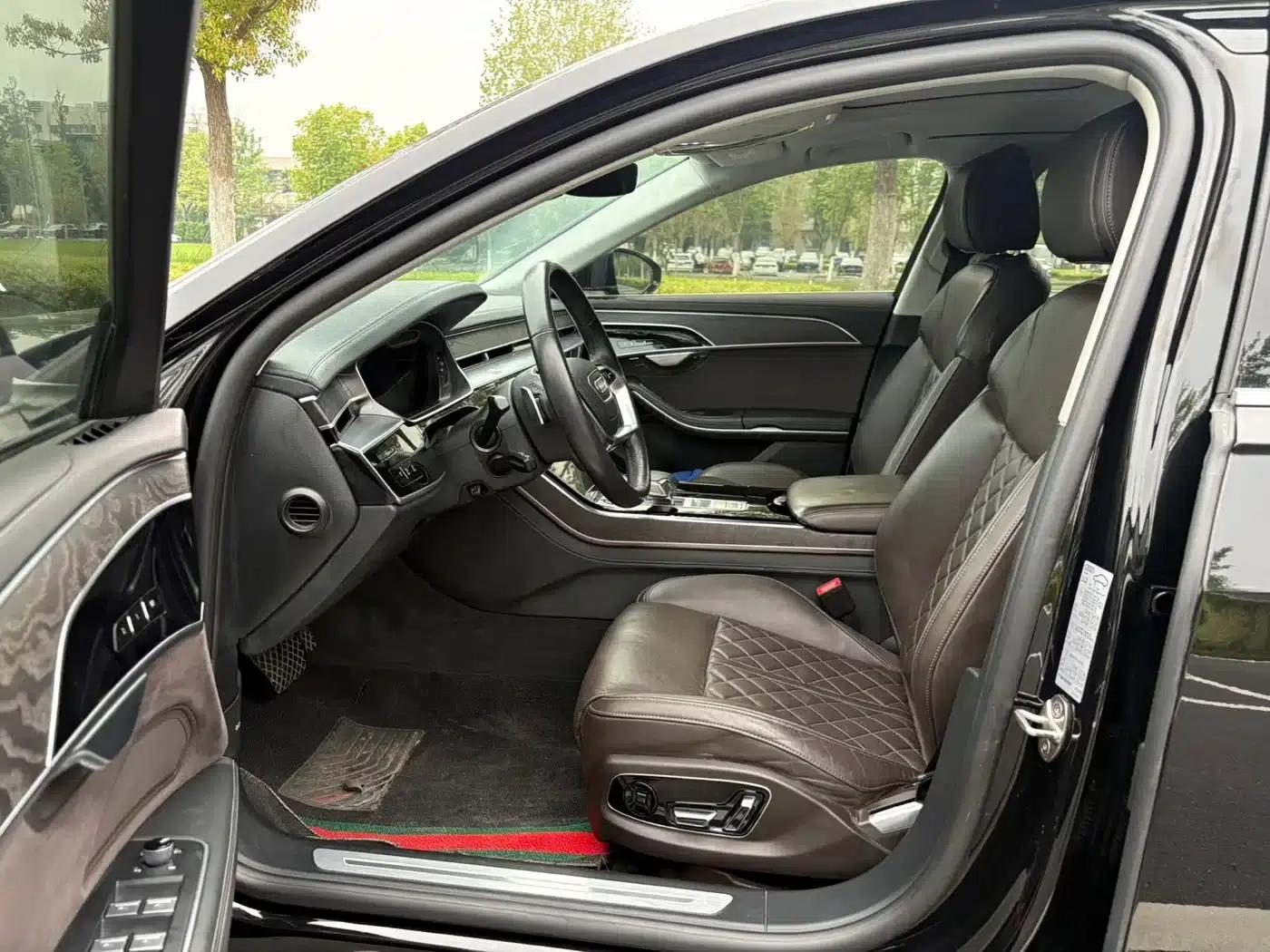 2023 Audi A8 A8L 50 TFSI quattro Premium Edition — миниатюра 9