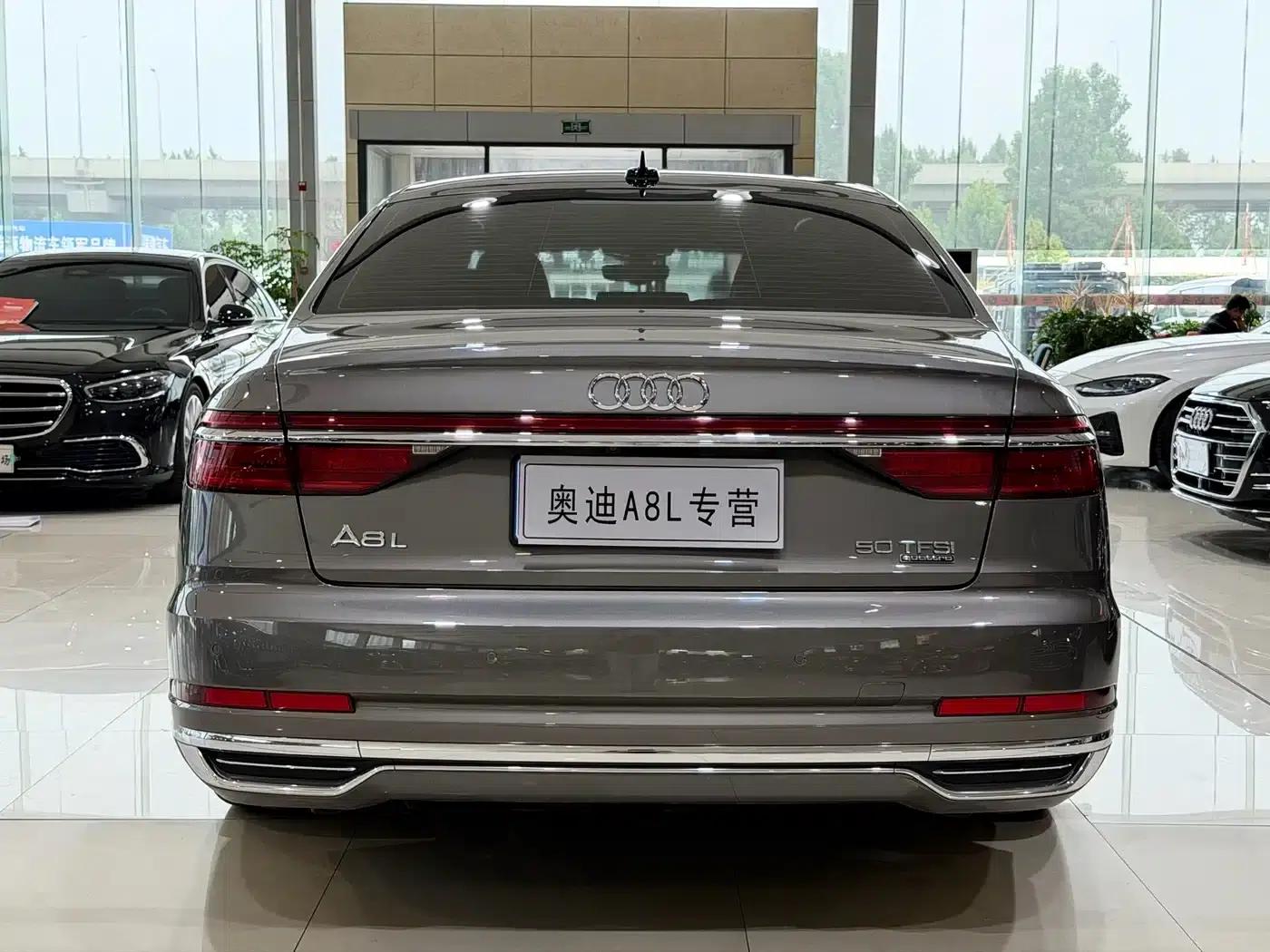 2021 Audi A8 A8L 50 TFSI quattro Comfort — миниатюра 4