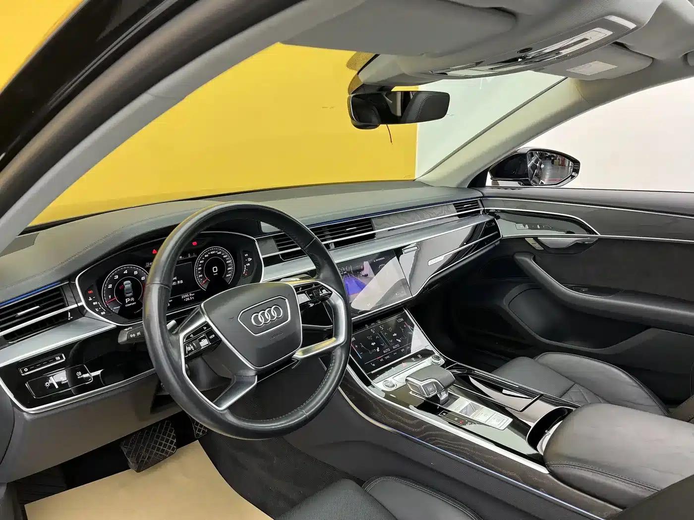 2021 Audi A8 A8L 50 TFSI quattro Comfort — миниатюра 3