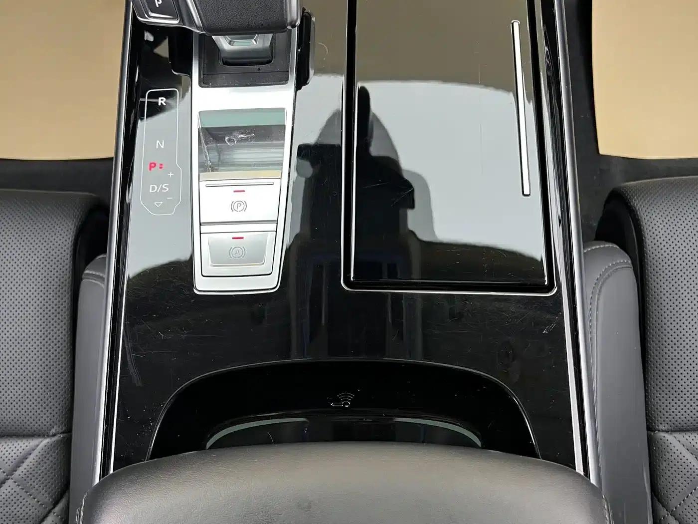 2021 Audi A8 A8L 50 TFSI quattro Comfort — миниатюра 21