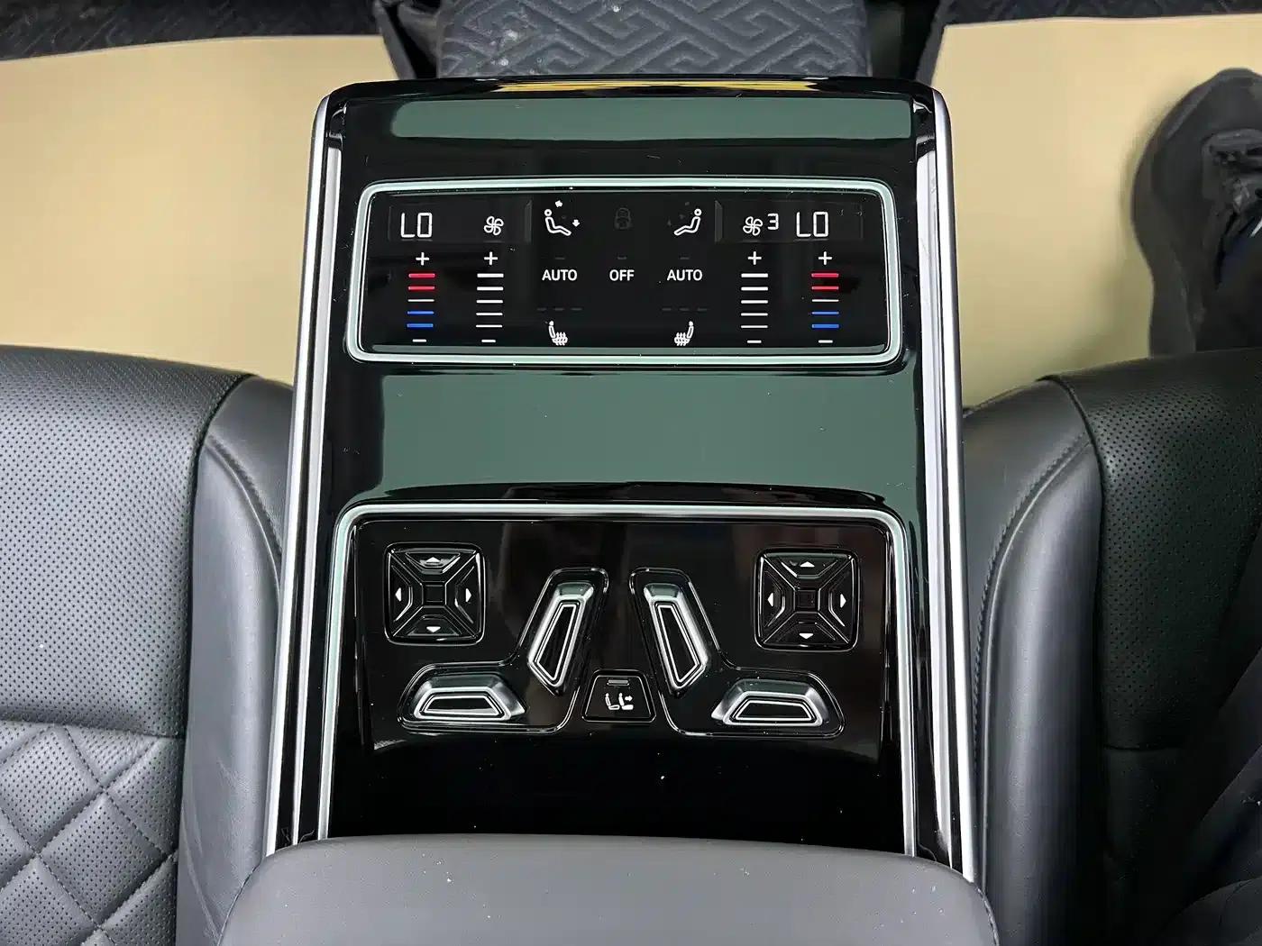 2021 Audi A8 A8L 50 TFSI quattro Comfort — миниатюра 24