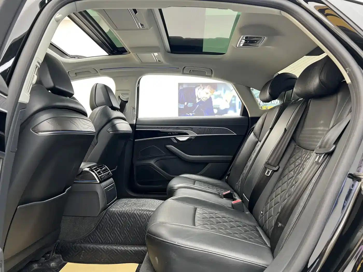 2021 Audi A8 A8L 50 TFSI quattro Comfort — миниатюра 4